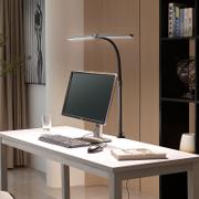 Lindby LED-klemmelampe Nilay i svart, høyde 97,5 cm med fleksibel arm og CCT-dimmer