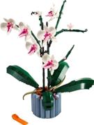 LEGO Icons Orkidé 10311 med hvite blomster og grønne blader på hvit bakgrunn